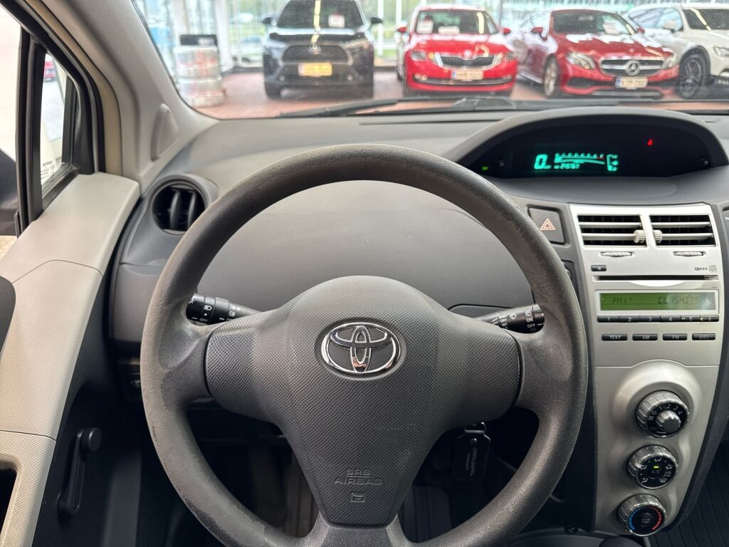 Toyota Yaris 2007 Valkoinen