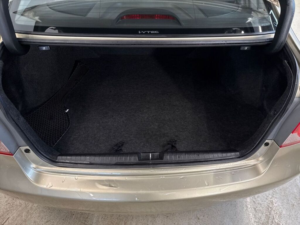 Honda Civic 2007 Ruskea (beige)