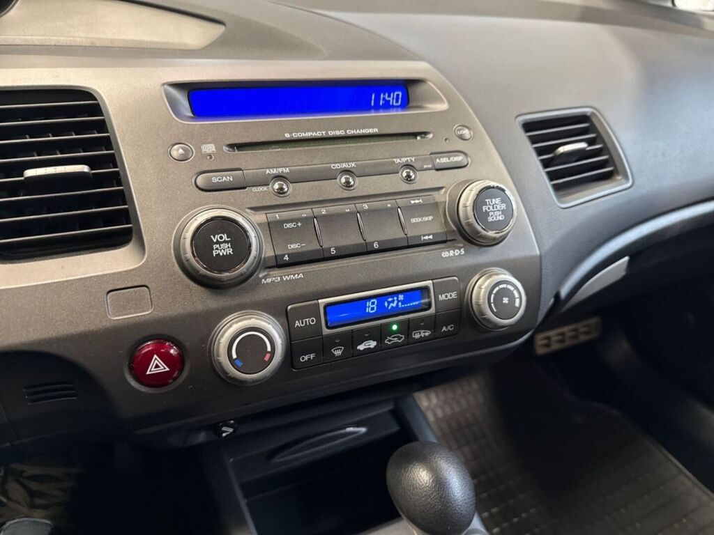 Honda Civic 2007 Ruskea (beige)