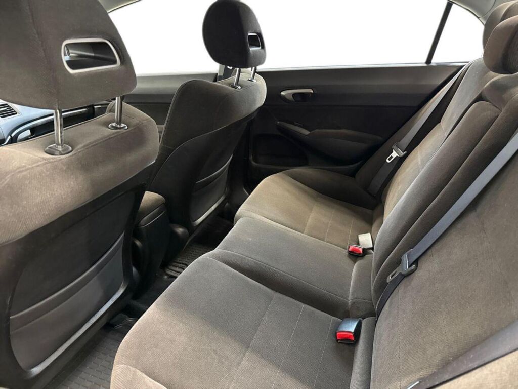 Honda Civic 2007 Ruskea (beige)
