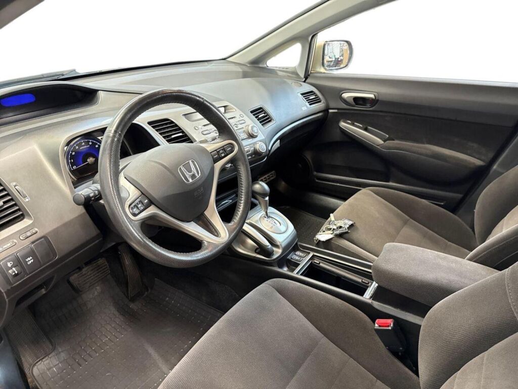 Honda Civic 2007 Ruskea (beige)
