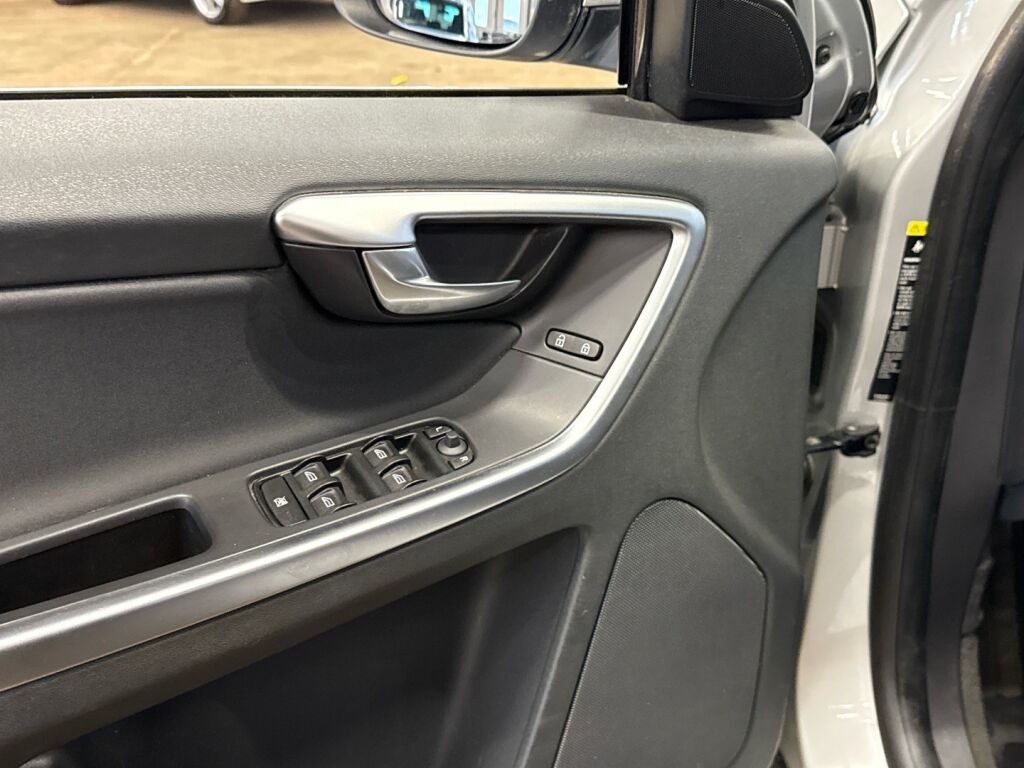 Volvo XC60 2009 Harmaa