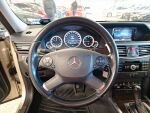 Mercedes-Benz E 2010 Ruskea (beige)