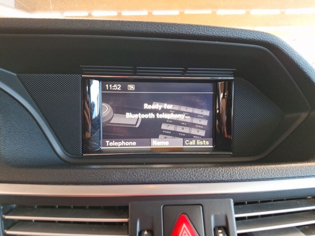 Mercedes-Benz E 2010 Ruskea (beige)