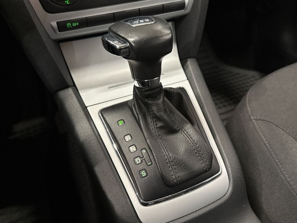 Skoda Octavia 2010 Sininen