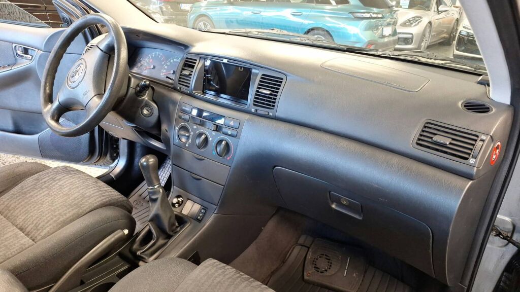 Toyota Corolla 2004 Harmaa