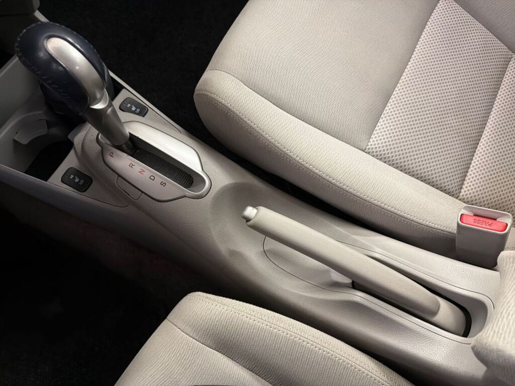 Honda Insight 2010 Punainen