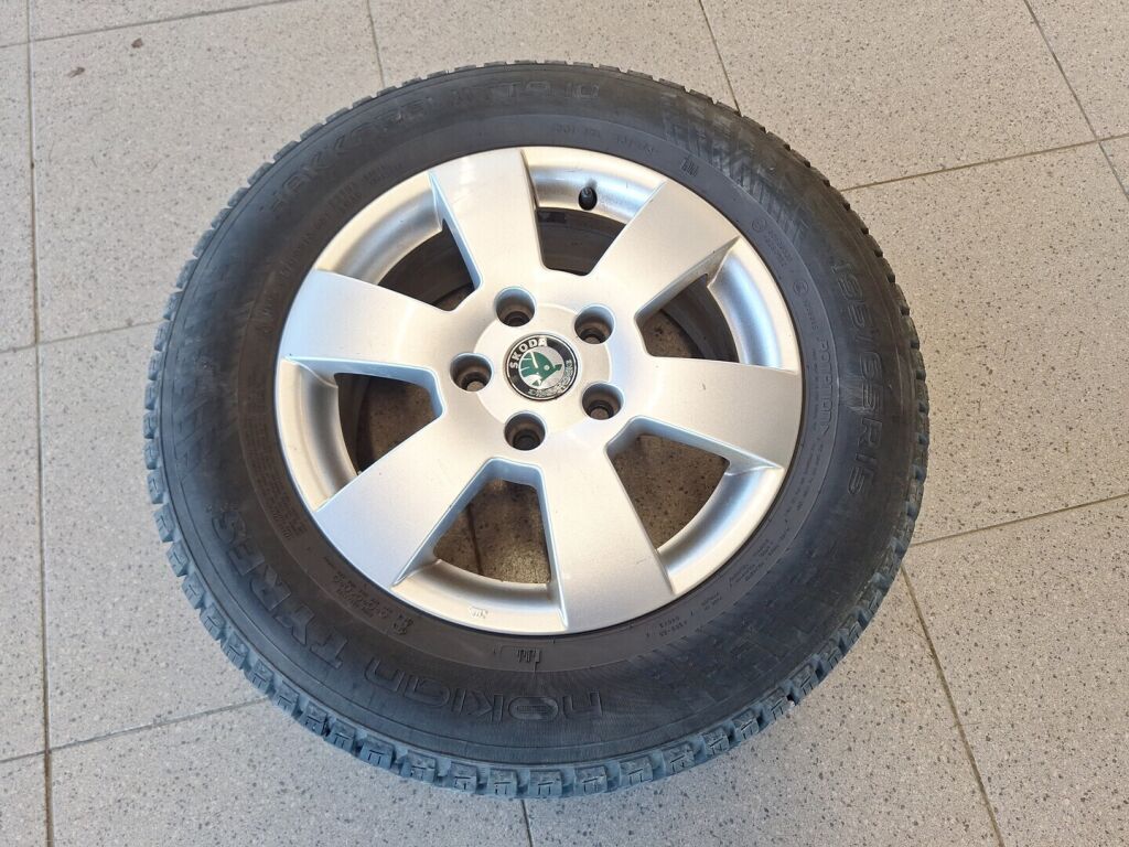 Skoda Octavia 2010 Musta