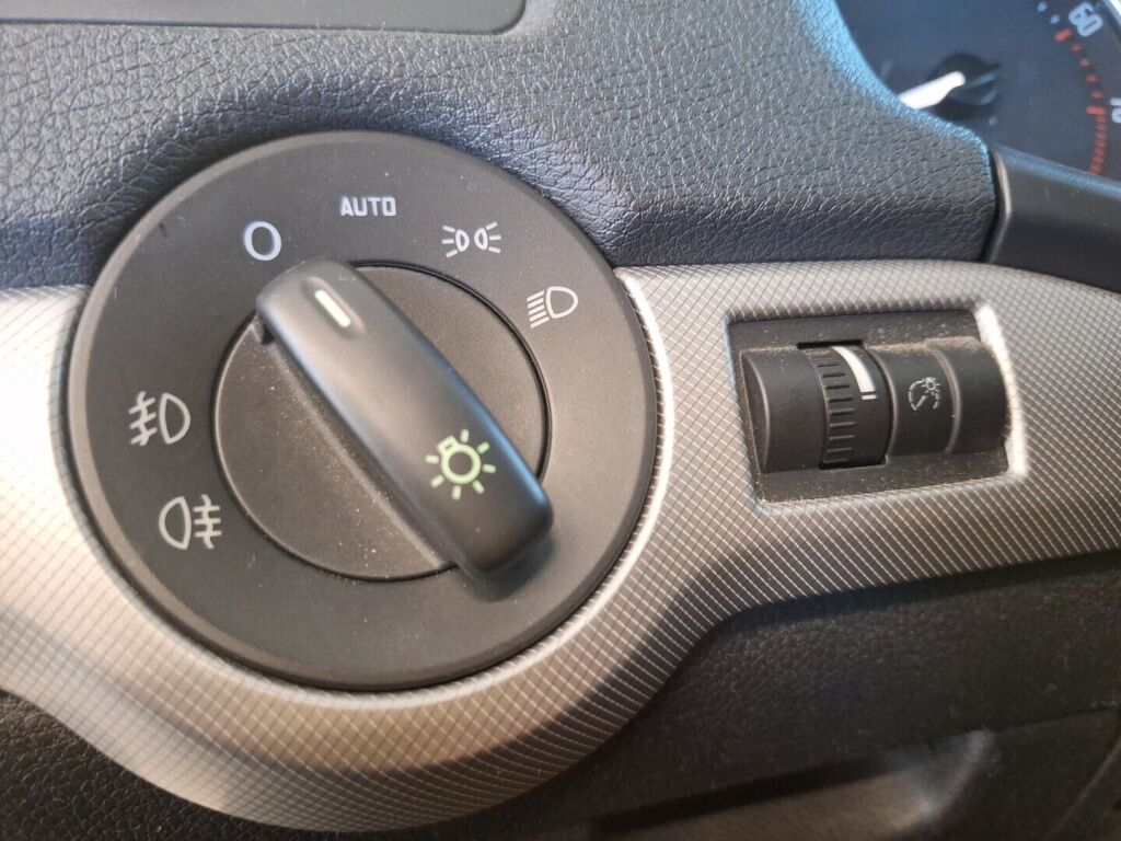 Skoda Octavia 2010 Musta