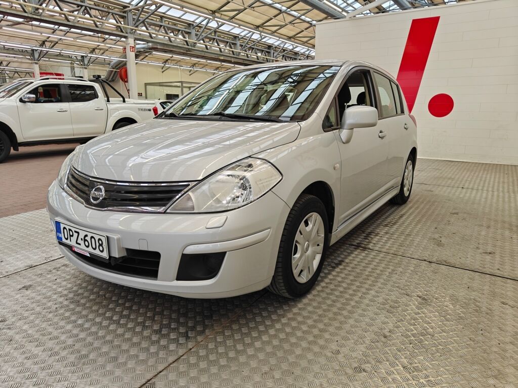 Nissan Tiida 2010 Hopea
