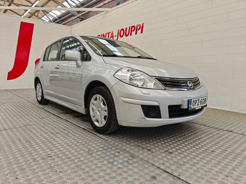 Nissan Tiida 2010 Hopea