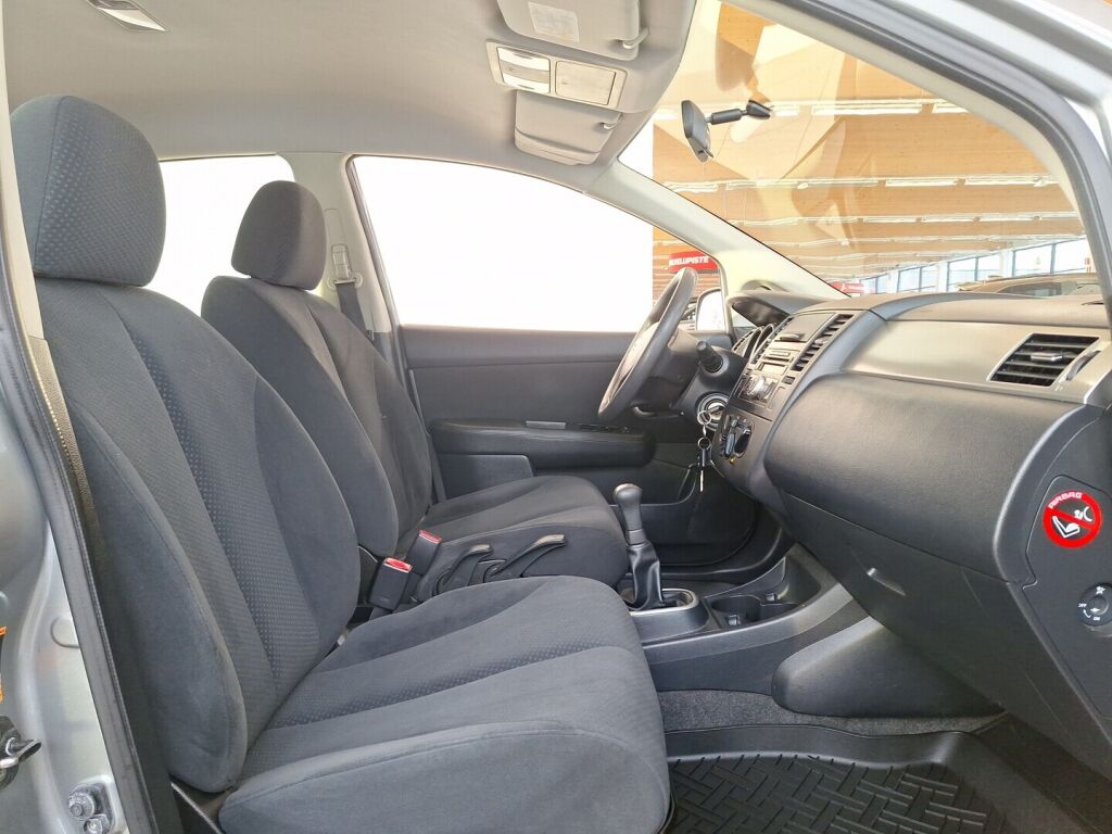 Nissan Tiida 2010 Harmaa