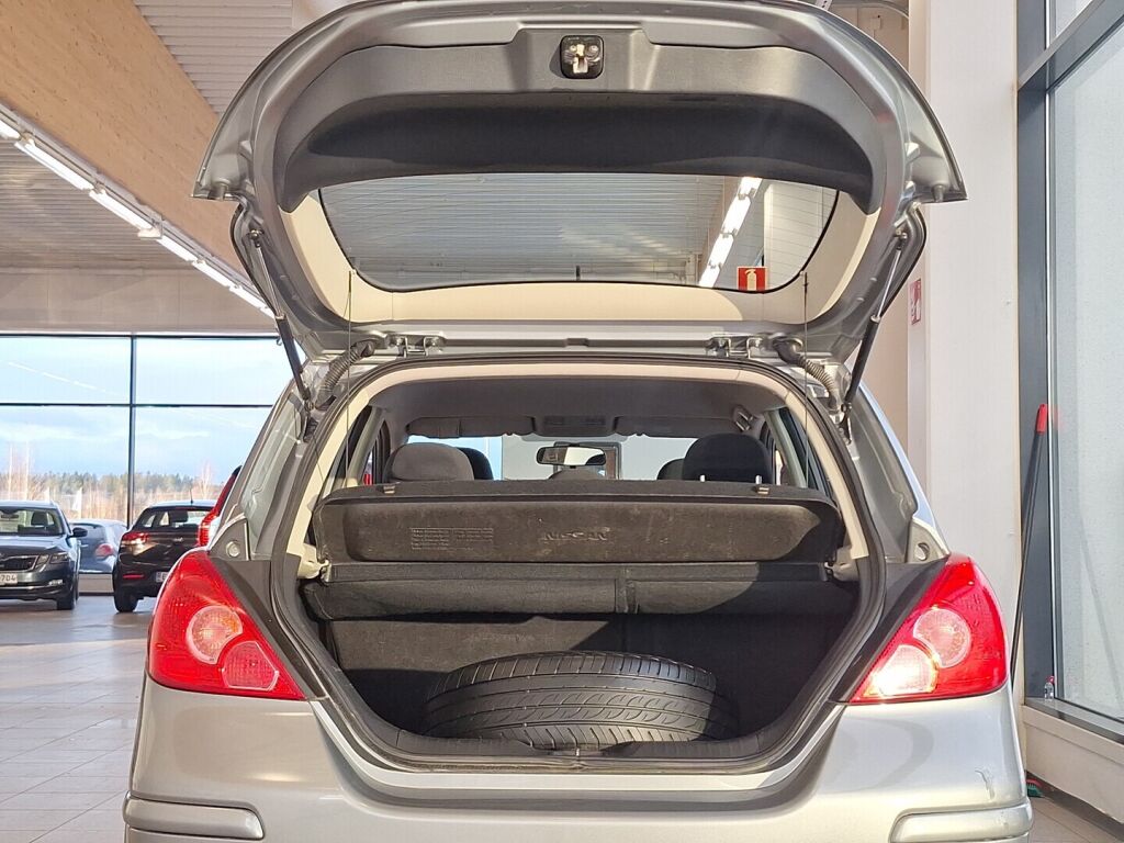 Nissan Tiida 2010 Harmaa