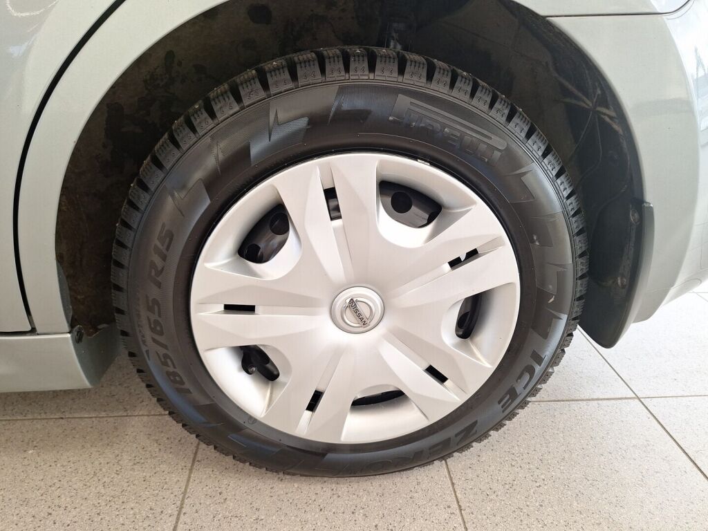 Nissan Tiida 2010 Harmaa