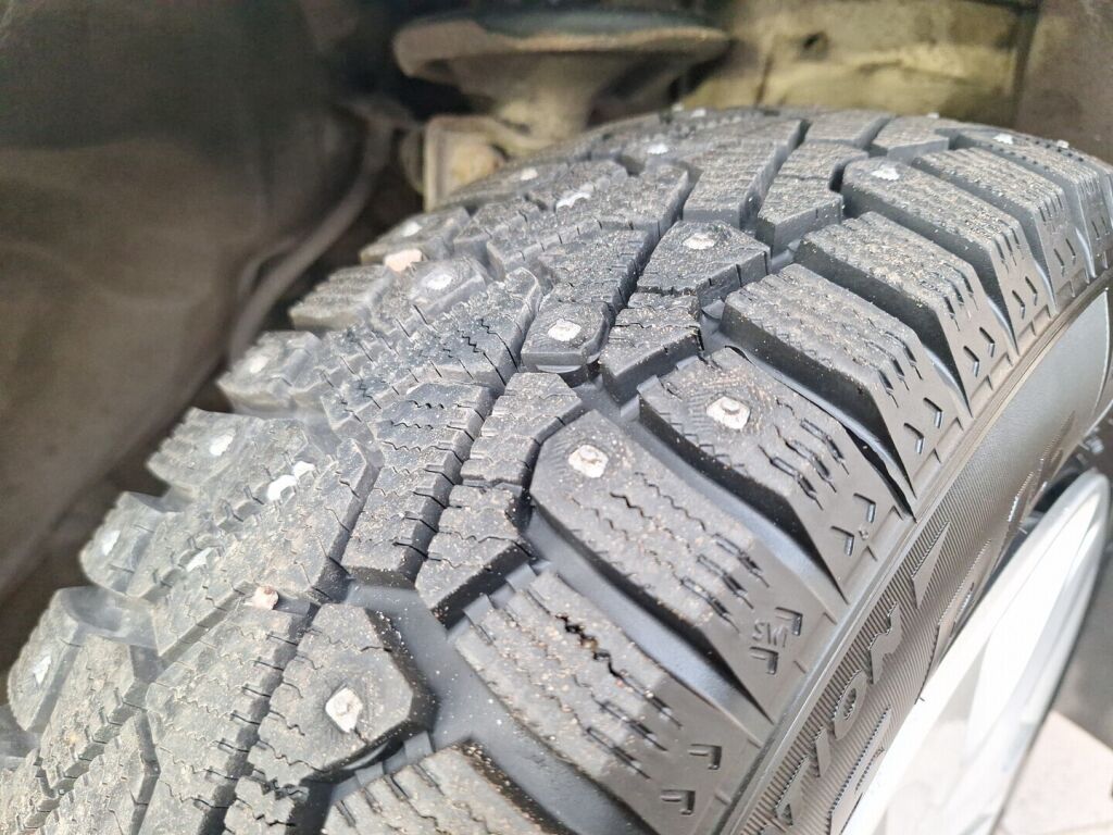 Nissan Tiida 2010 Harmaa