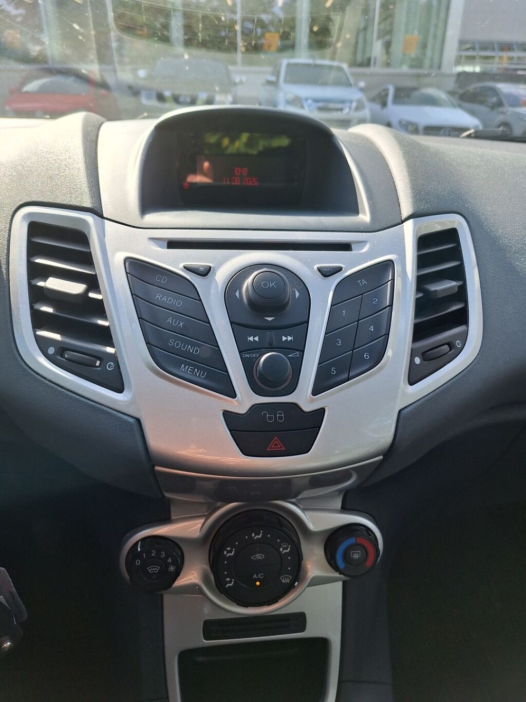 Ford Fiesta 2010 Valkoinen