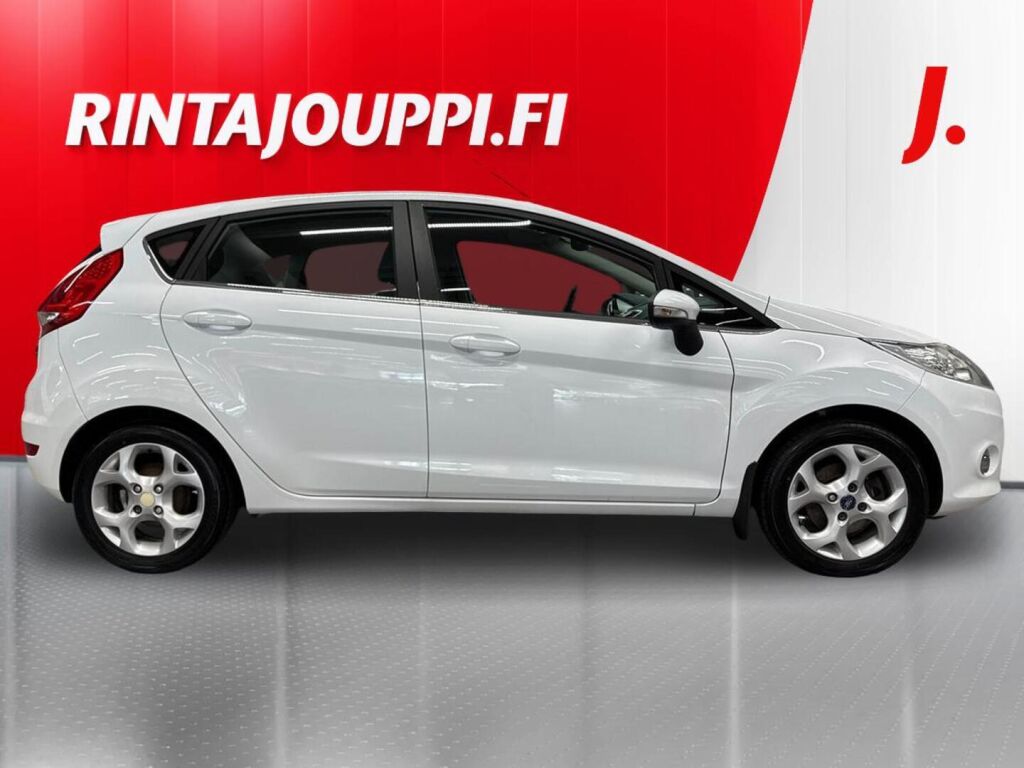 Ford Fiesta 2010 Valkoinen