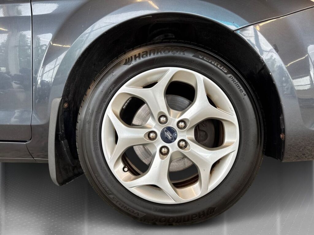 Ford Focus 2010 Harmaa