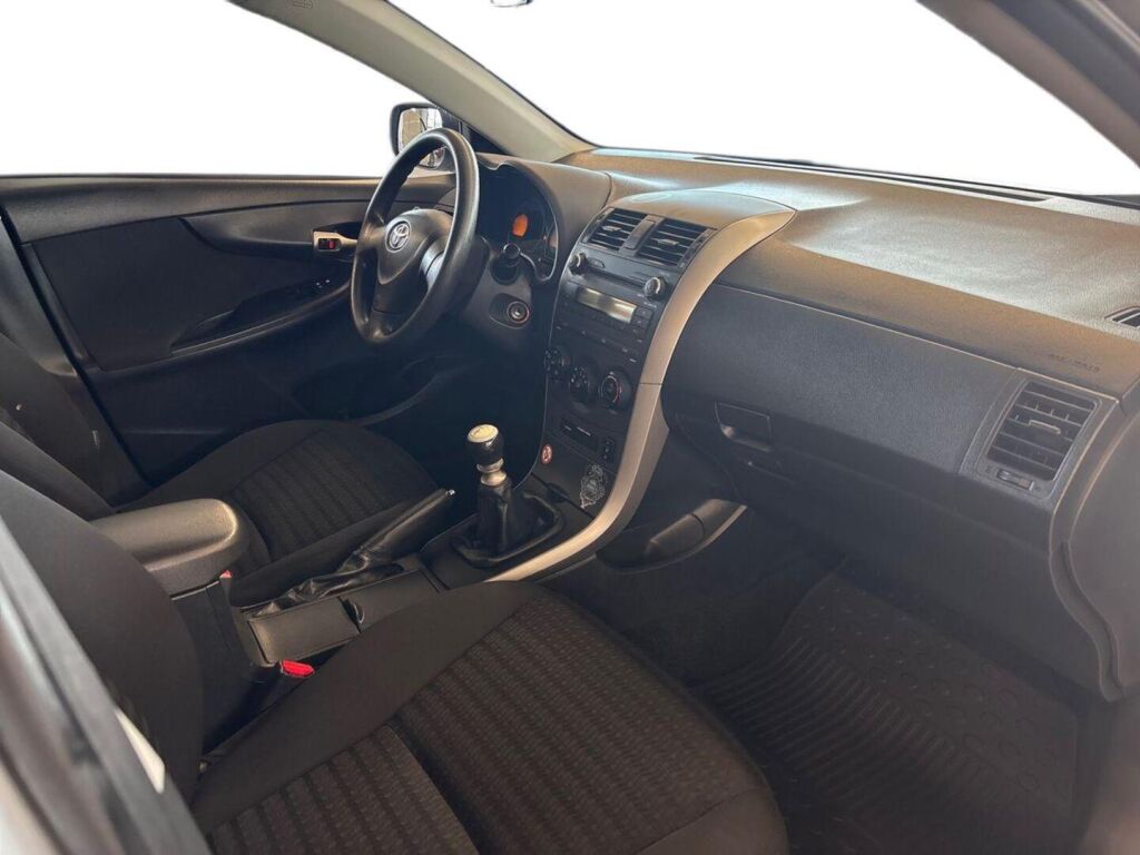 Toyota Corolla 2010 Hopea