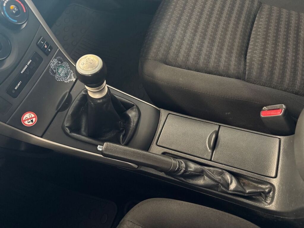Toyota Corolla 2010 Hopea