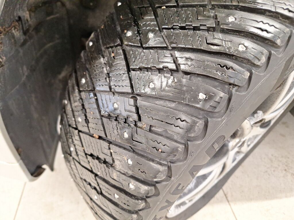 Mercedes-Benz C 2005 Harmaa