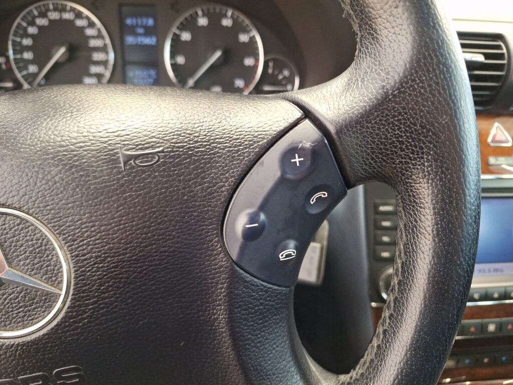 Mercedes-Benz C 2005 Harmaa