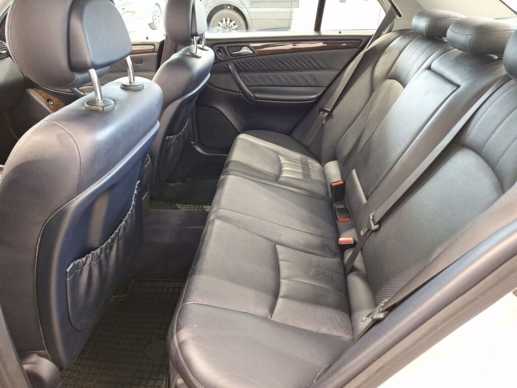 Mercedes-Benz C 2005 Harmaa