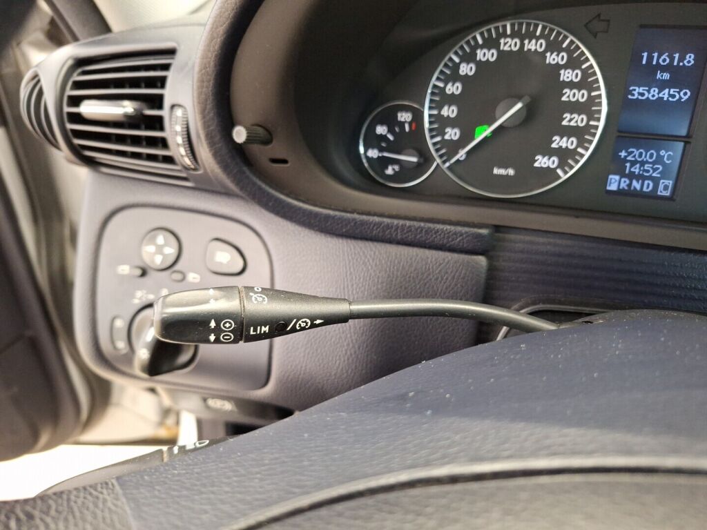 Mercedes-Benz C 2005 Harmaa