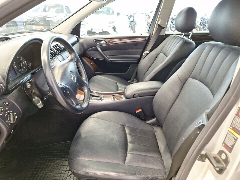 Mercedes-Benz C 2005 Harmaa