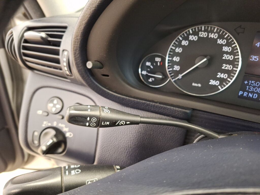 Mercedes-Benz C 2005 Harmaa