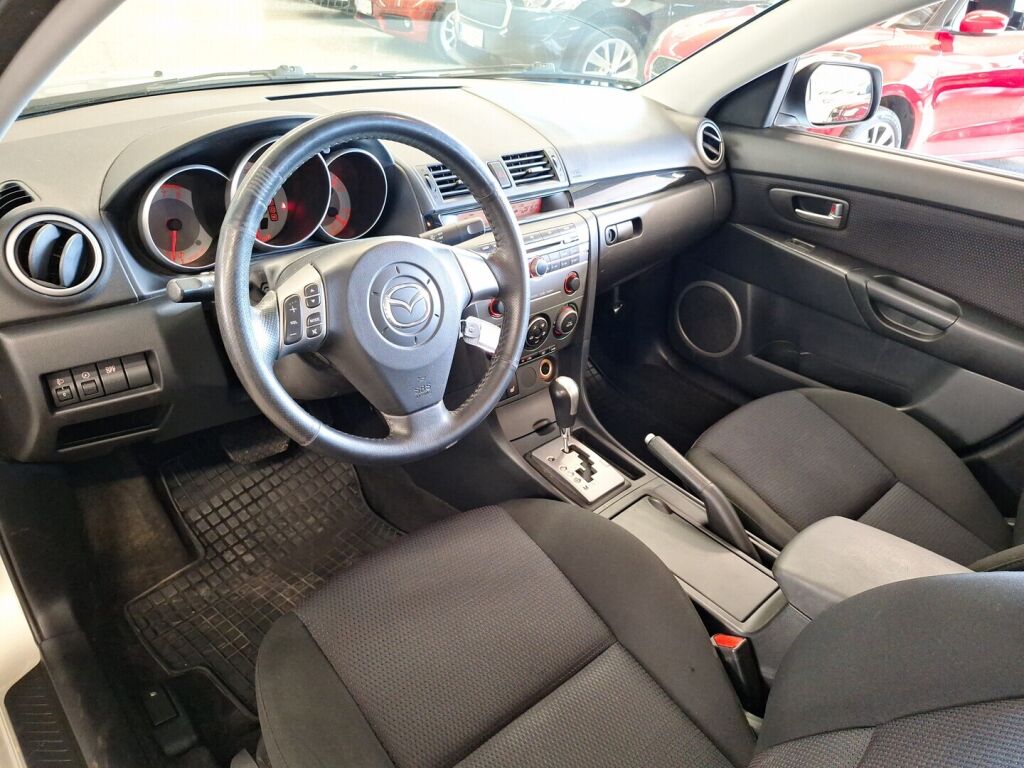 Mazda Mazda3 2007 Ruskea (beige)