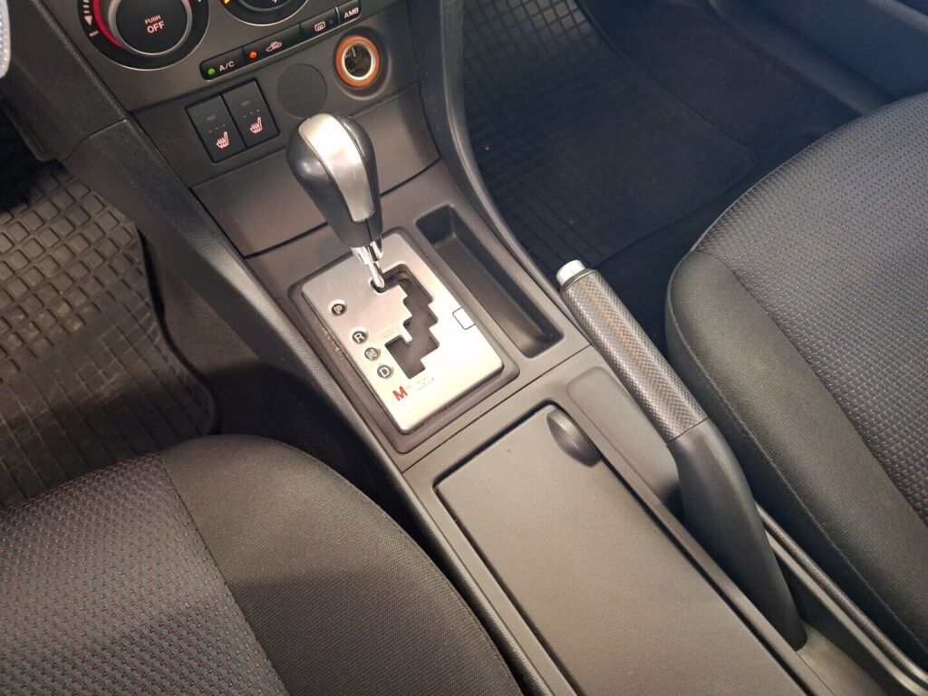 Mazda Mazda3 2007 Ruskea (beige)