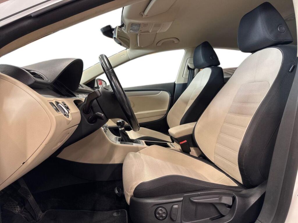 Volkswagen Passat CC 2010 Valkoinen
