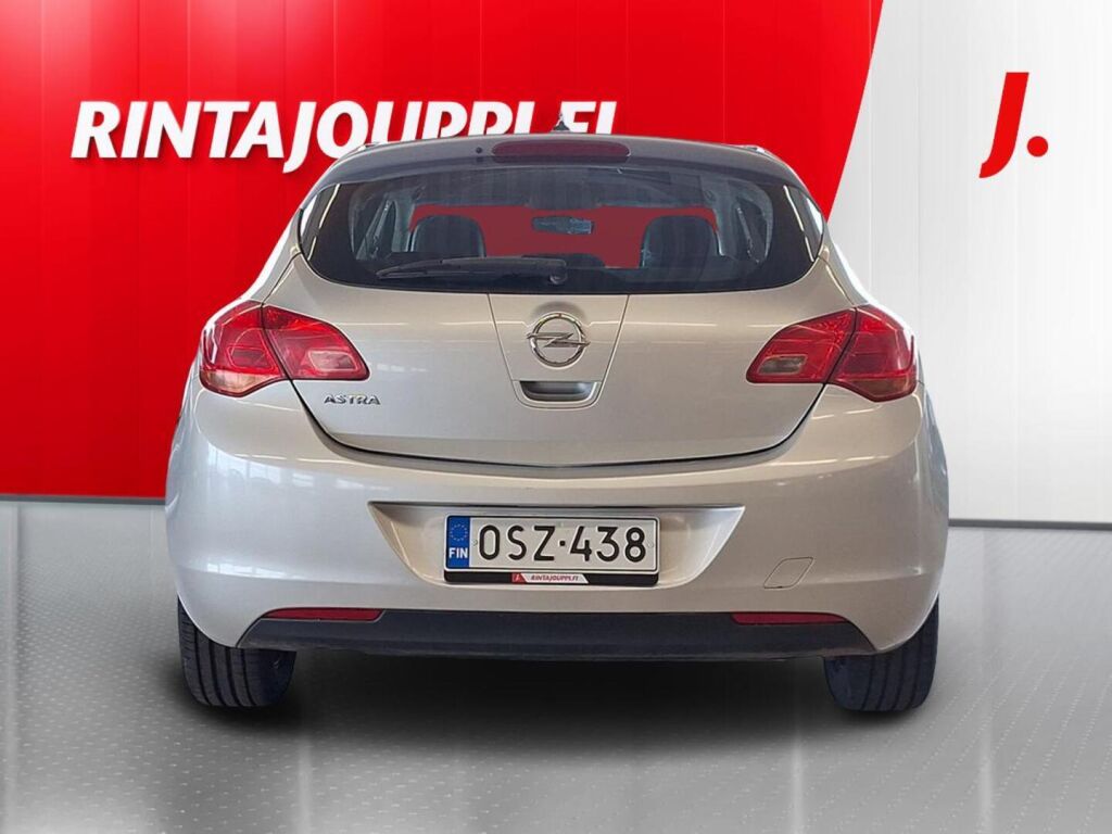 Opel Astra 2010 Hopea