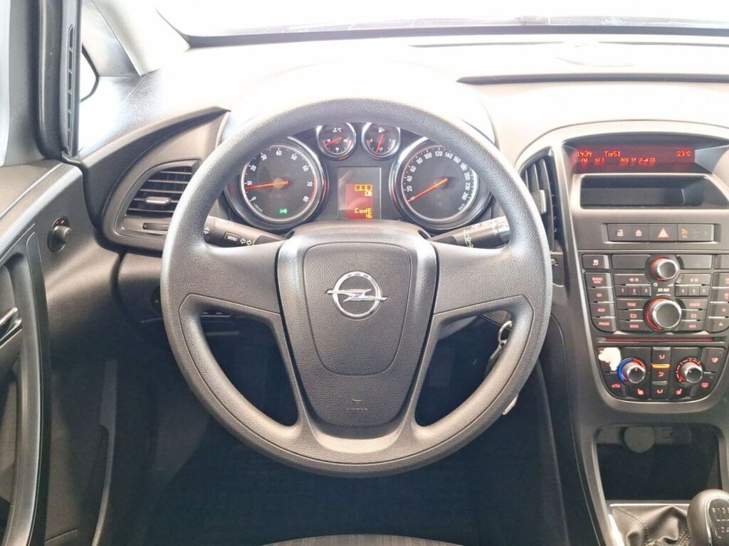 Opel Astra 2010 Hopea