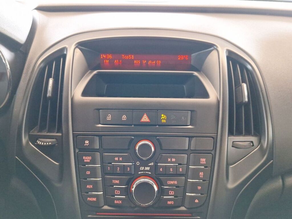 Opel Astra 2010 Hopea