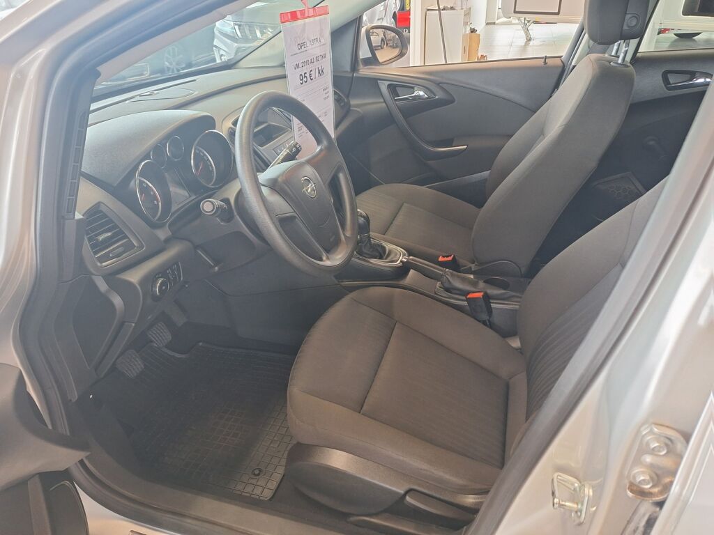 Opel Astra 2010 Hopea