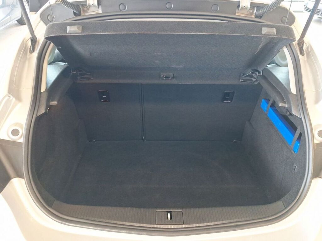Opel Astra 2010 Hopea