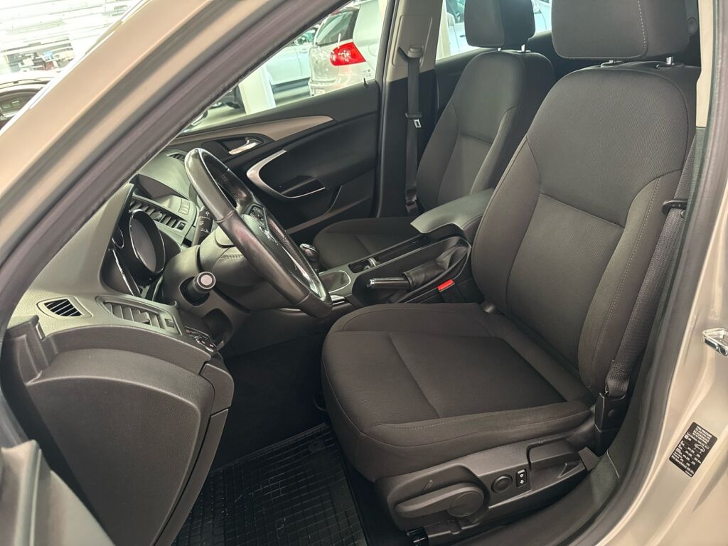 Opel Insignia 2010 Ruskea (beige)