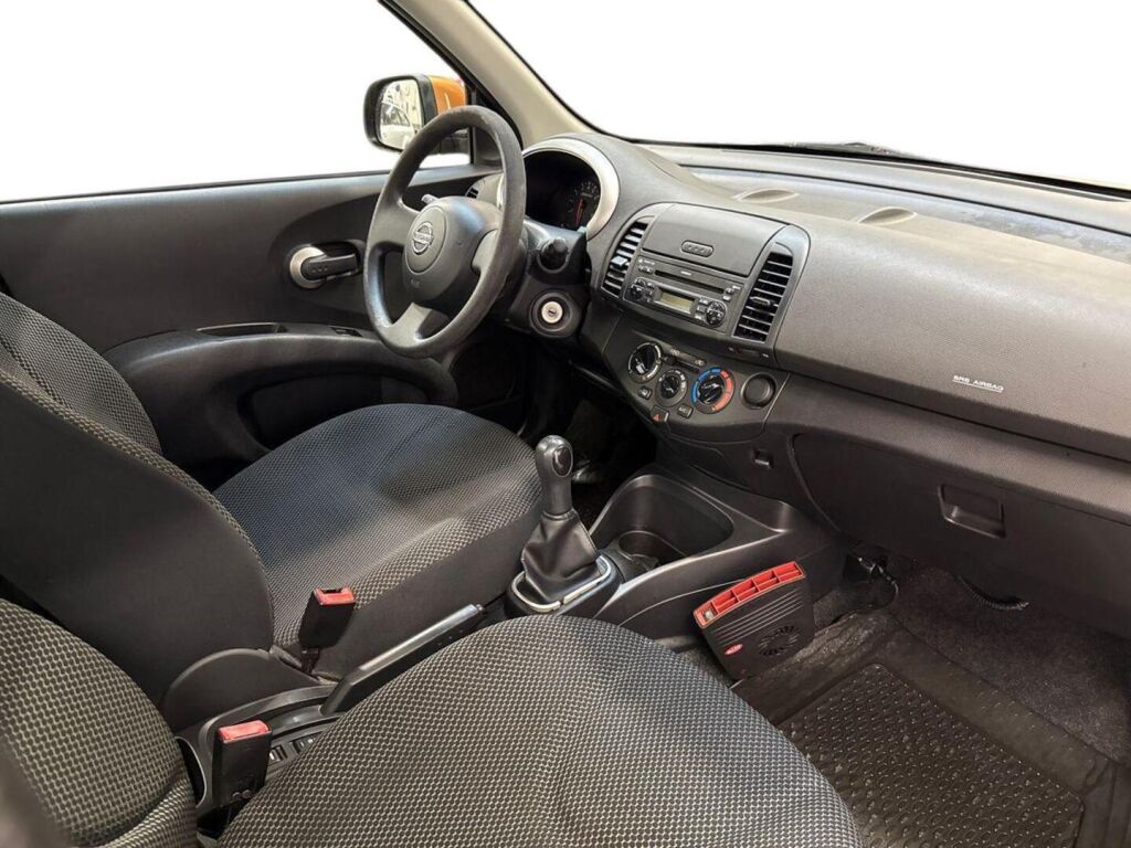 Nissan Micra 2010 Oranssi