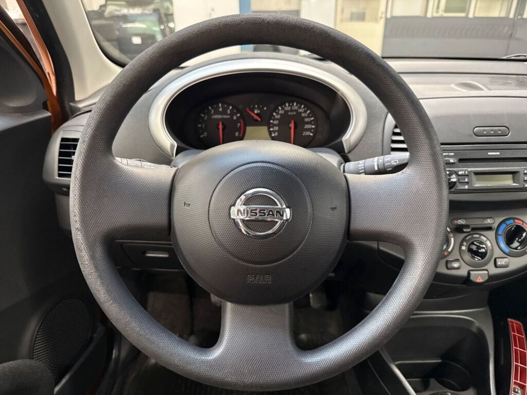 Nissan Micra 2010 Oranssi