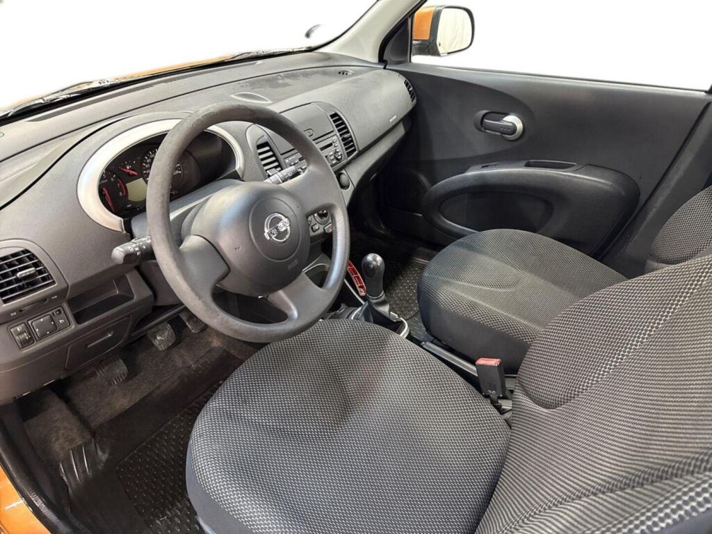 Nissan Micra 2010 Oranssi