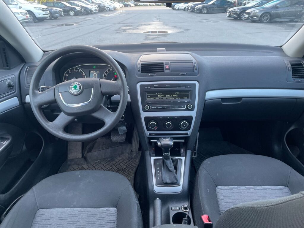 Skoda Octavia 2010 Punainen