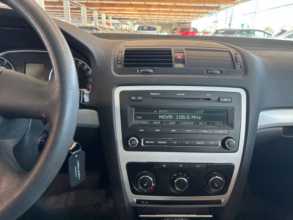 Skoda Octavia 2010 Punainen
