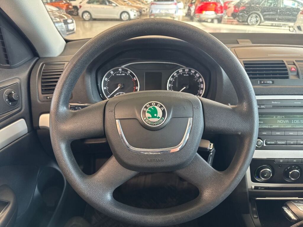 Skoda Octavia 2010 Punainen