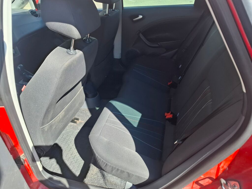 Seat Ibiza ST 2012 Punainen