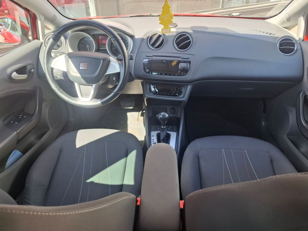 Seat Ibiza ST 2012 Punainen