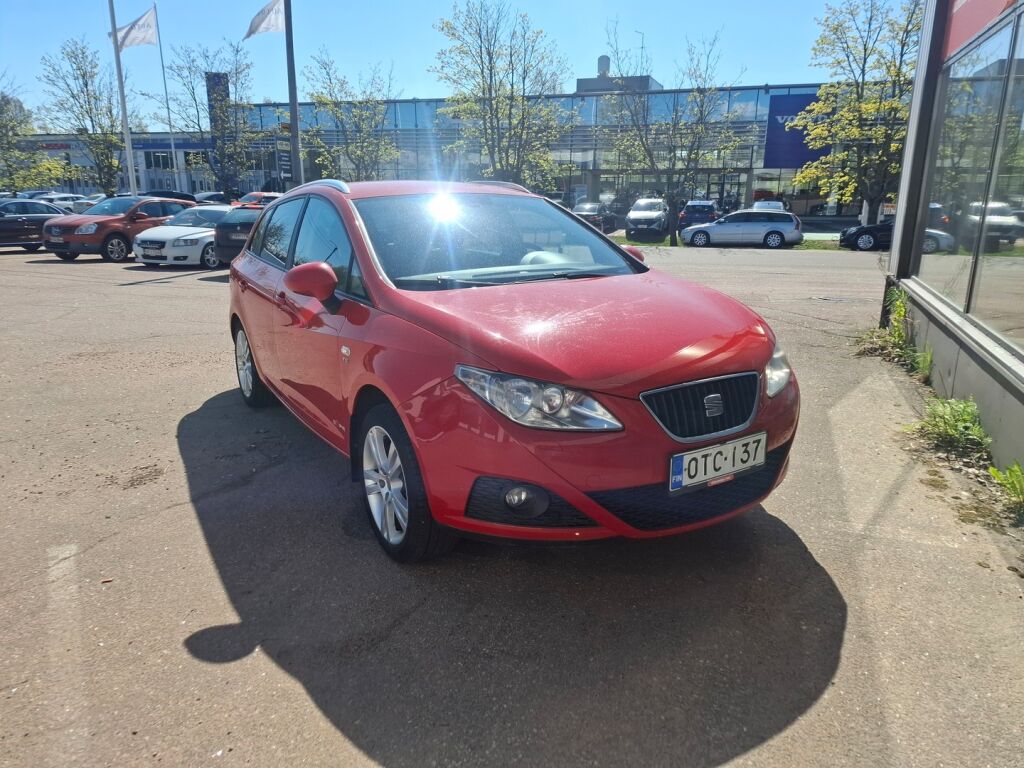 Seat Ibiza ST 2012 Punainen