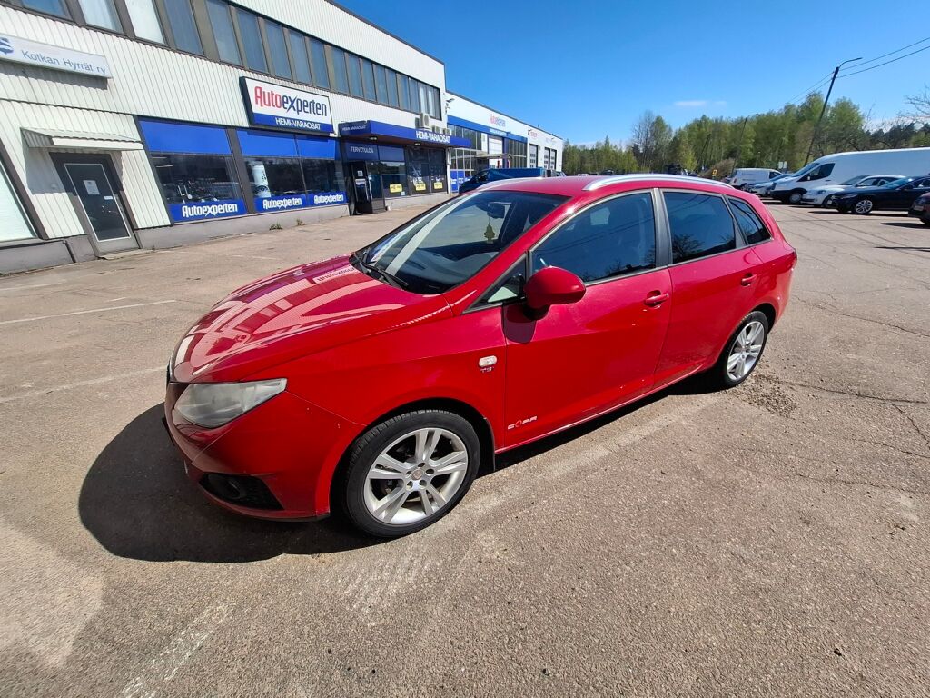 Seat Ibiza ST 2012 Punainen