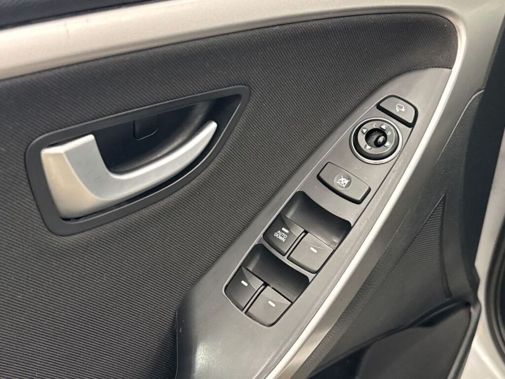 Hyundai i30 Wagon 2013 Hopea